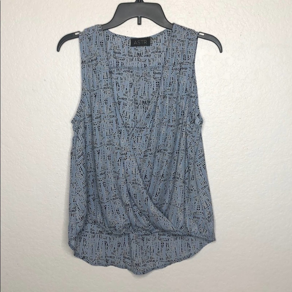 ASTR Sleeveless Flowy Cropped Wrap Top